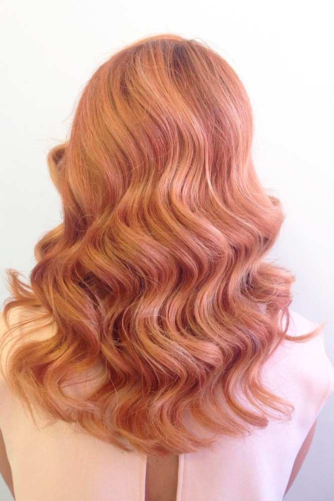 sweet-strawberry-blonde-hair-copper-wavy-medium-balayage