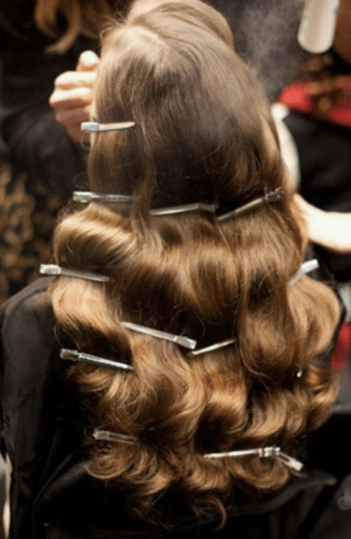 How To Create A Classic Hollywood Waves Hair Style